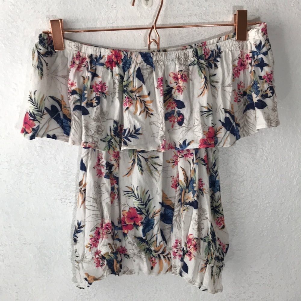 Off shoulder clinch‎ bottom crop top